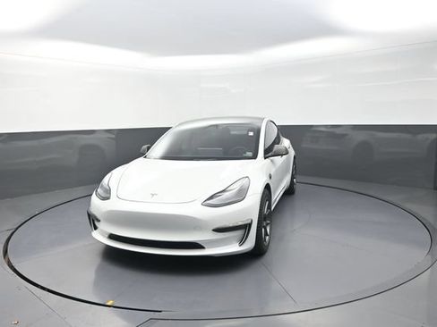 Used 2022 Tesla Model 3 Long Range AWD/4WD image 30