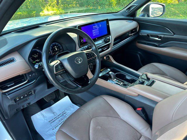 Used 2026 Toyota Grand Highlander AWD Hybrid image 23