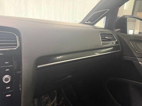 Used 2018 Volkswagen Golf R 4-Door AWD/4WD image 27