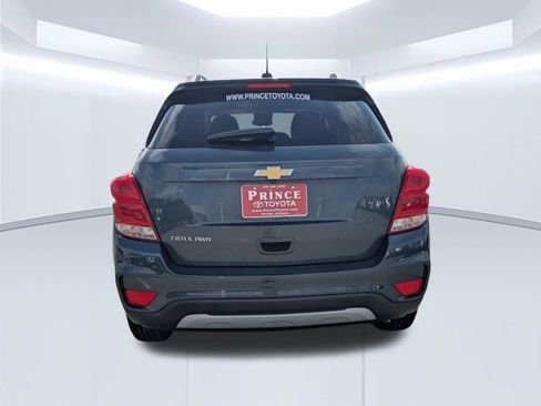 Used 2022 Chevrolet Trax LT w/ LT Convenience Package AWD/4WD image 5