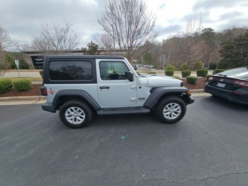 Used 2023 Jeep Wrangler Sport S image 10