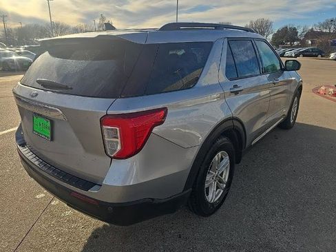 Used 2021 Ford Explorer XLT image 5