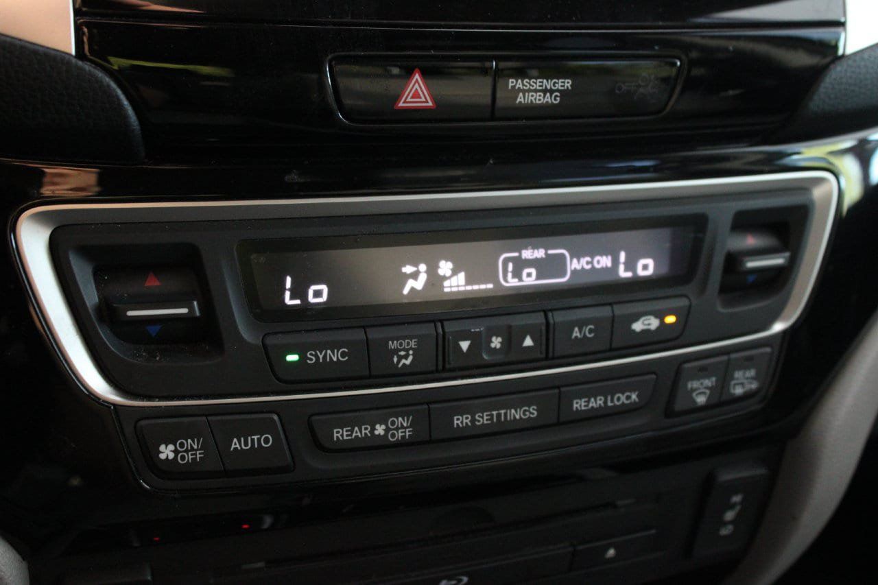 Used 2017 Honda Pilot Touring image 18