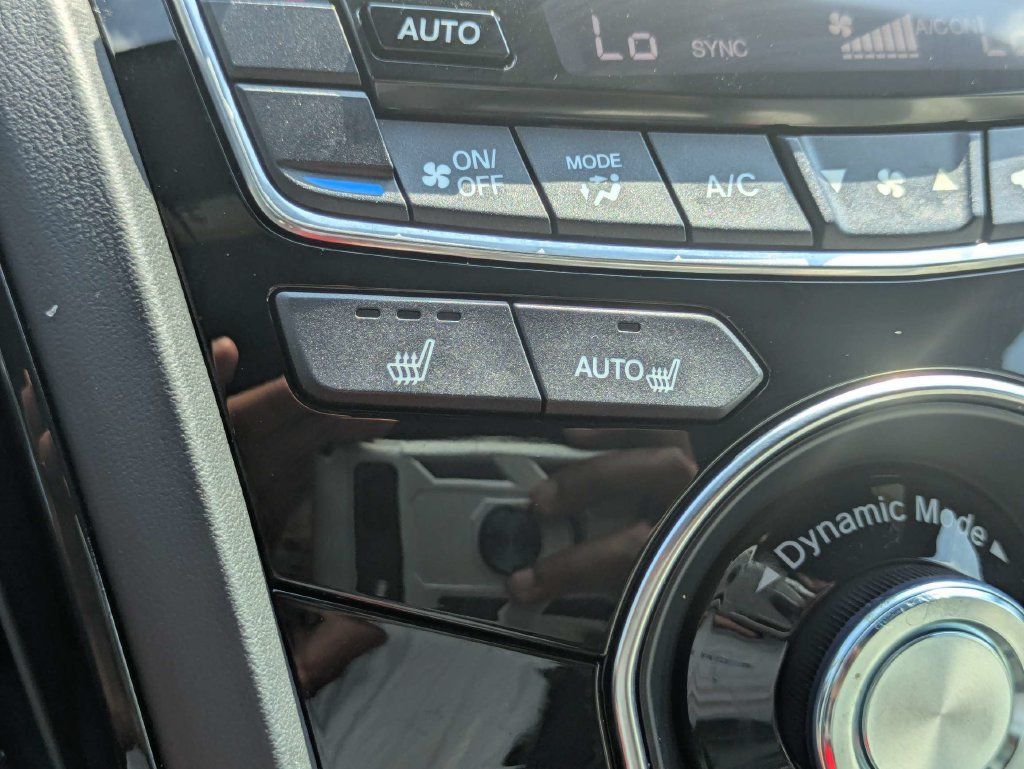 Used 2025 Acura RDX SH-AWD image 22