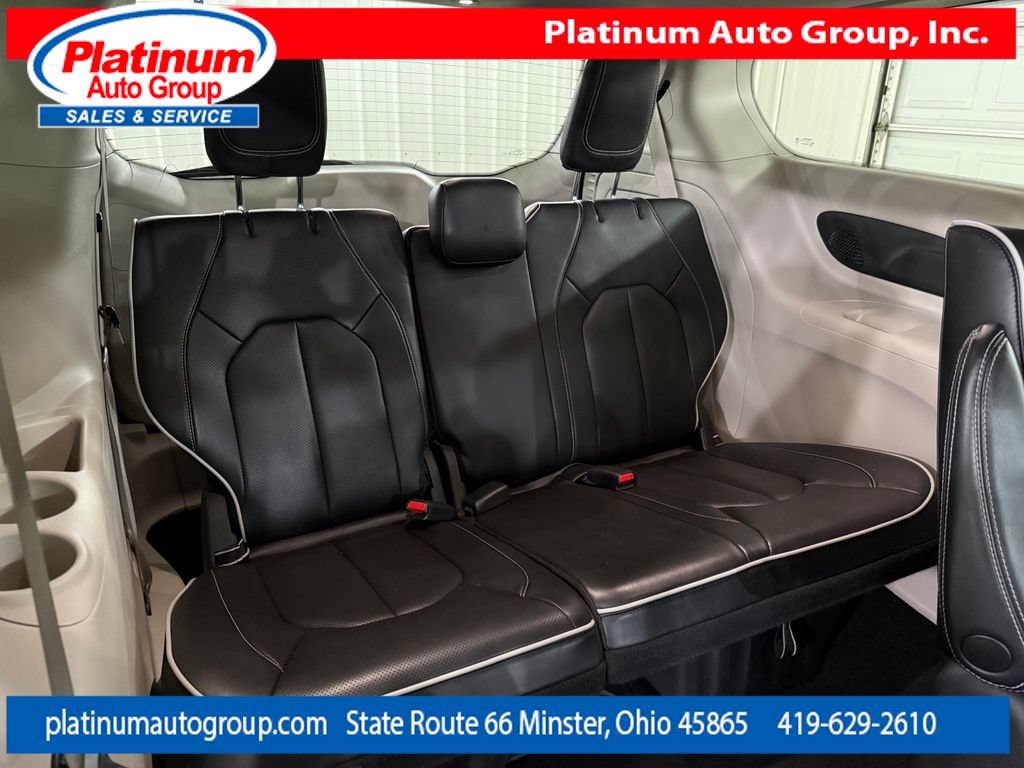 Used 2023 Chrysler Pacifica Limited FWD image 36