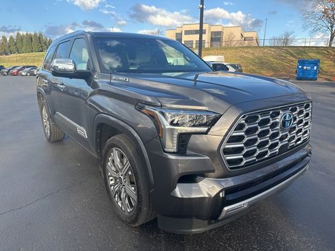 Used 2024 Toyota Sequoia Capstone image 2