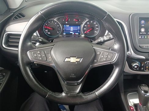 Used 2020 Chevrolet Equinox LT image 17