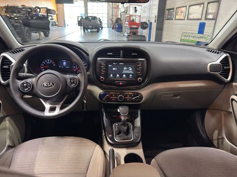 Used 2020 Kia Soul S FWD image 12