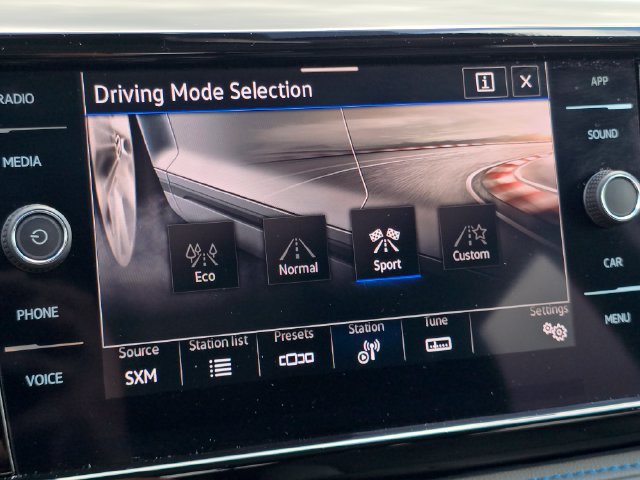 Used 2024 Volkswagen Taos SE AWD/4WD image 15