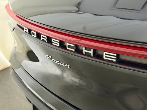 Used 2023 Porsche Macan AWD/4WD image 25