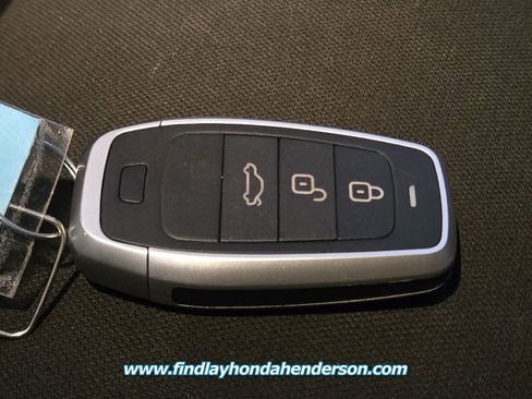 Used 2020 Dodge Challenger SXT w/ Driver Convenience Group image 32