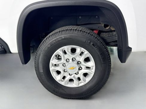 Used 2025 Chevrolet Silverado 2500 LT AWD/4WD image 31