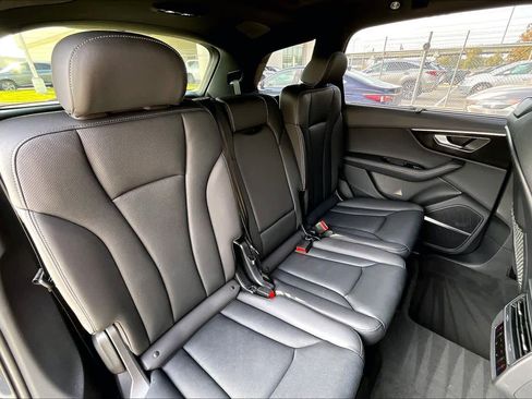 Used 2025 Audi Q7 3.0T Premium Plus image 16