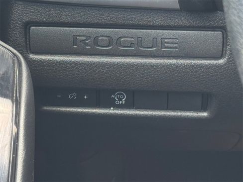 Used 2024 Nissan Rogue S image 23