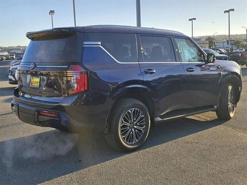 New 2025 Nissan Armada SL w/ Captain's Chari Seat Package image 5