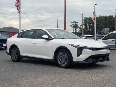 Certified 2025 Kia K4 FWD image 10