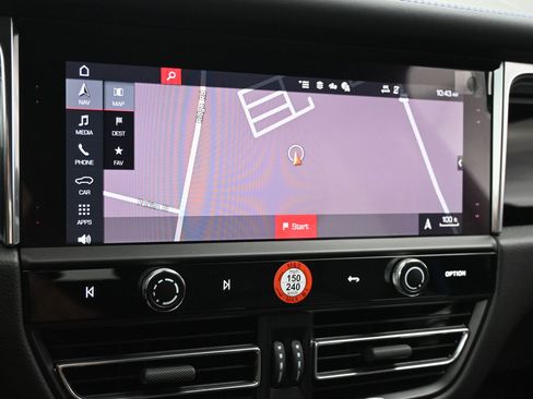 New 2026 Porsche Macan AWD/4WD image 15