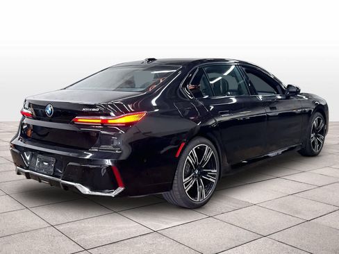 Used 2023 BMW i7 xDrive60 AWD/4WD image 15