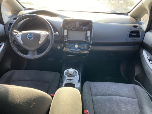 Used 2015 Nissan Leaf SV image 20