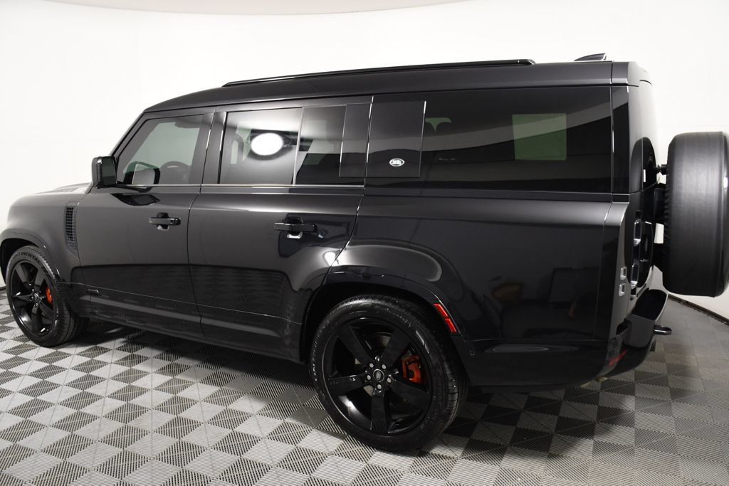 Used 2024 Land Rover Defender 130 X AWD/4WD image 3