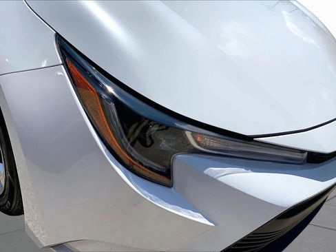 Used 2025 Toyota Corolla LE FWD image 27