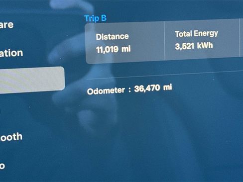 Used 2023 Tesla Model X image 24