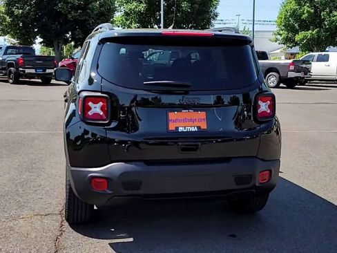 Used 2023 Jeep Renegade Altitude w/ Convenience Group I image 7