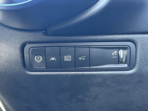 New 2025 Chevrolet Equinox EV LT w/ Convenience Package II image 17