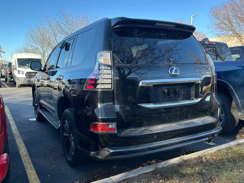 Used 2023 Lexus GX 460 Premium w/ Accessory Package image 3
