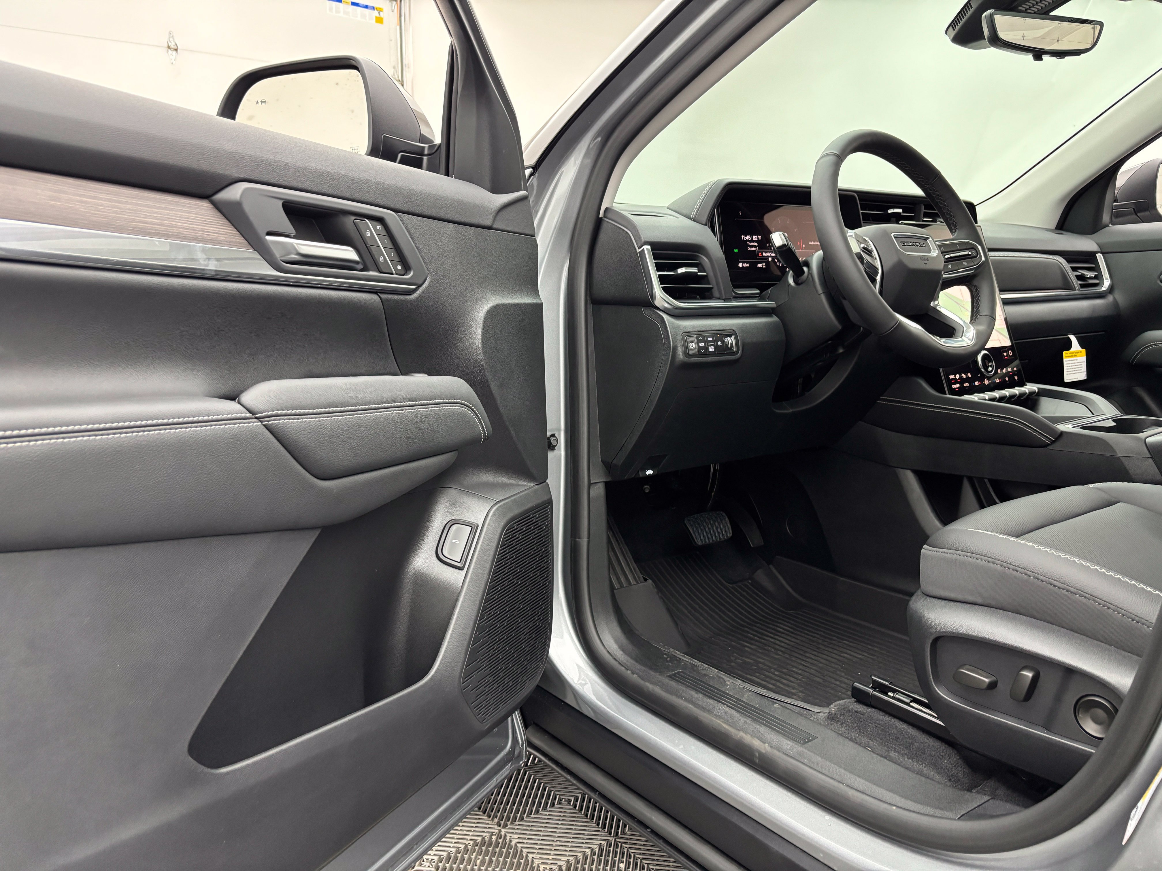 New 2027 GMC Terrain Denali w/ LPO, Floor Liner Package AWD/4WD image 18