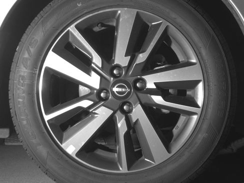 Used 2025 Nissan Versa SV FWD image 13