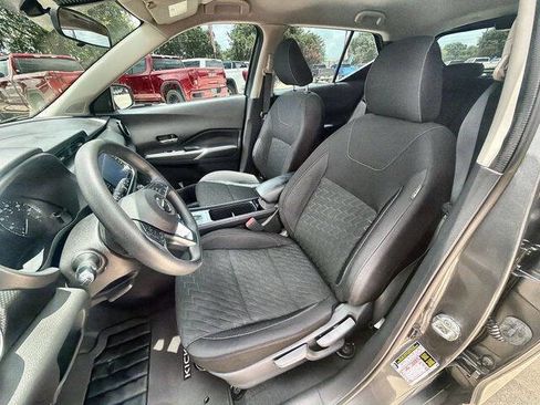 Used 2021 Nissan Kicks SV FWD image 18