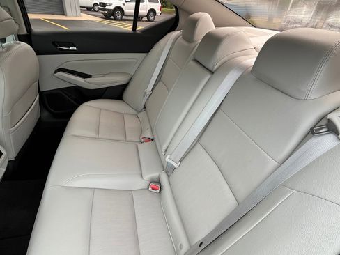 Used 2021 Nissan Altima 2.5 Platinum AWD/4WD image 17