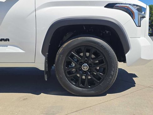 Used 2024 Toyota Tundra Limited AWD/4WD image 9