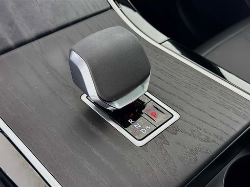 Used 2026 Land Rover Range Rover Velar Dynamic SE AWD/4WD image 17