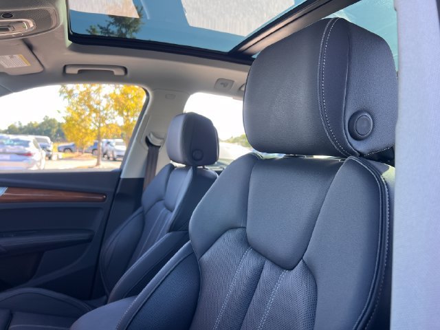 Used 2023 Audi Q5 e Prestige AWD/4WD image 14