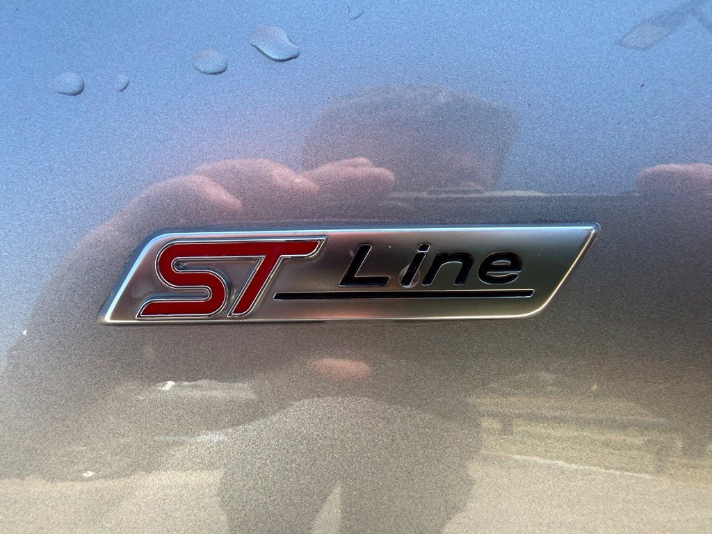 Used 2023 Ford Escape ST-Line w/ Tech Pack #1 FWD image 35