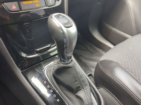 Used 2022 Buick Encore Preferred w/ Safety Package AWD/4WD image 18
