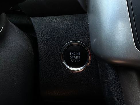 Used 2017 Toyota Highlander Limited FWD image 29