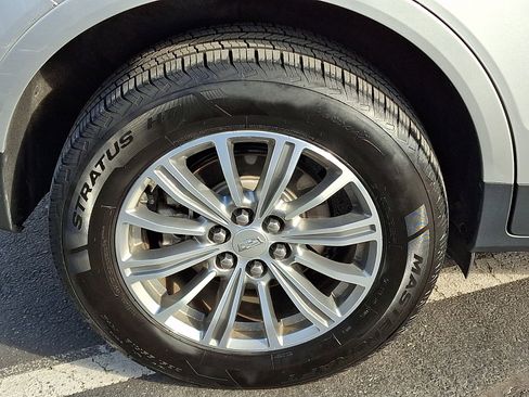 Used 2018 Cadillac XT5 Luxury image 9