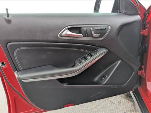 Used 2018 Mercedes-Benz GLA 250 4MATIC image 13