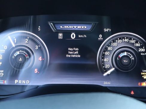 New 2026 RAM 2500 Limited AWD/4WD image 19