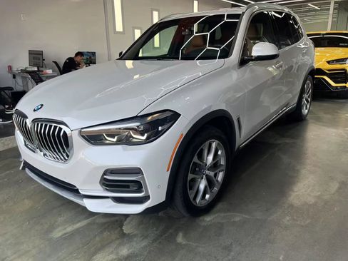Used 2022 BMW X5 xDrive40i w/ Premium Package AWD/4WD image 2
