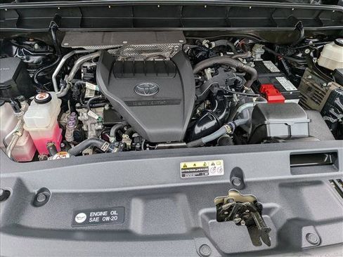 Used 2023 Toyota Highlander LE image 22