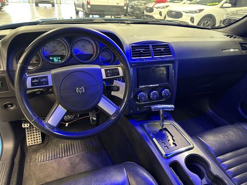 Used 2010 Dodge Challenger R/T image 2