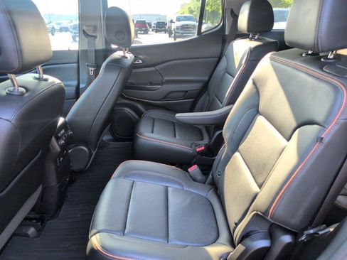 Used 2023 GMC Acadia AT4 AWD/4WD image 36
