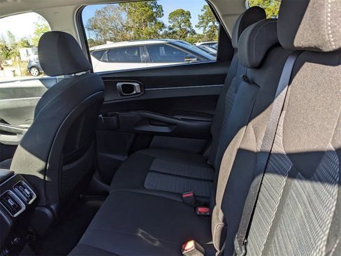 Certified 2023 Kia Sorento LX image 21