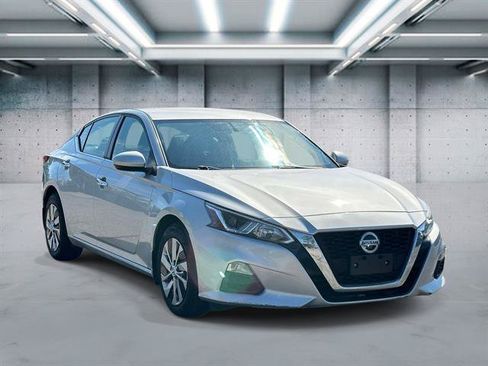 Used 2019 Nissan Altima 2.5 S FWD image 2