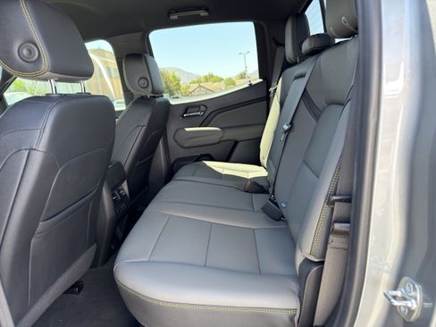 Used 2024 Chevrolet Colorado ZR2 w/ ZR2 Convenience Package III AWD/4WD image 19