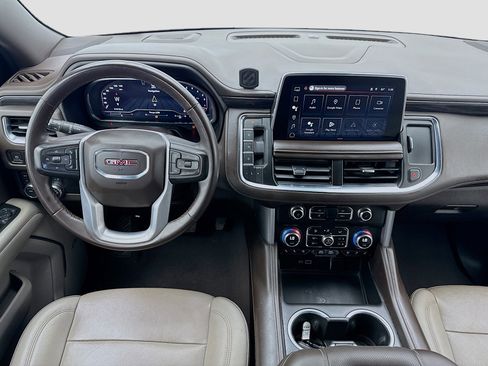 Used 2023 GMC Yukon XL SLT w/ SLT Premium Package image 15